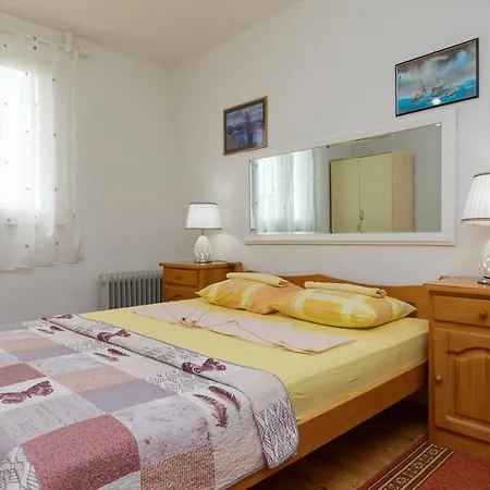 Pisak 15177b Apartment Mimice